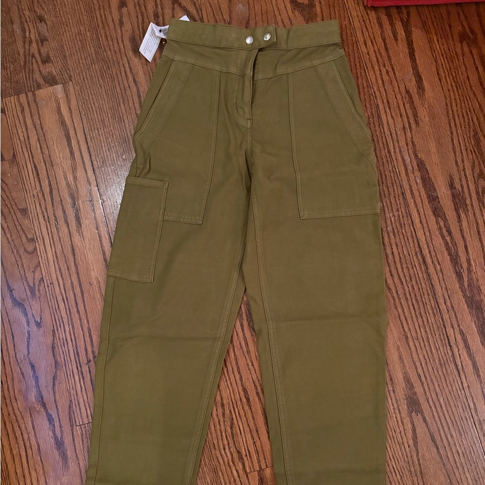 Aritzia cropped olive green cargo pants size 2 - NEW WITH TAGS
